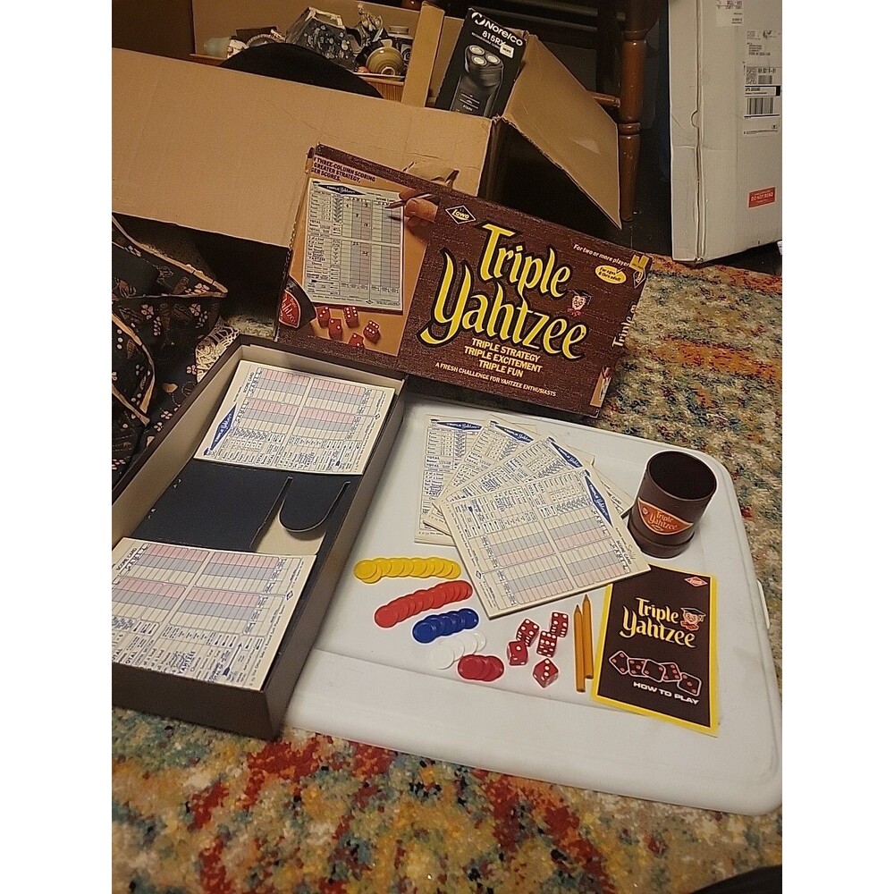 1972 TRIPLE YAHTZEE GAME COMPLETE Extra Score Pads E S Lowe No. 928